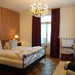 Carlton-europe Vintage Adults Szálloda 4*