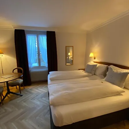 Carlton-europe Vintage Adults Hotel