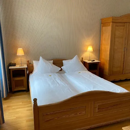 Hotel Carlton-europe Vintage Adults