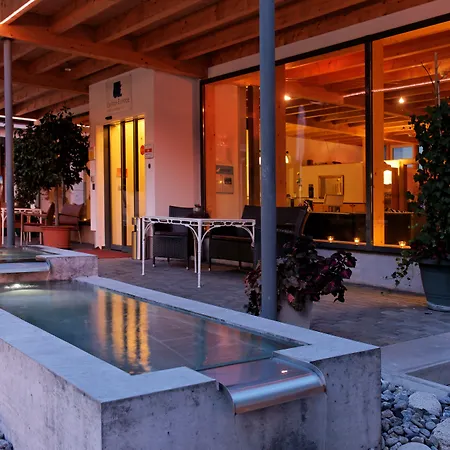 Carlton-europe Vintage Adults Hotel