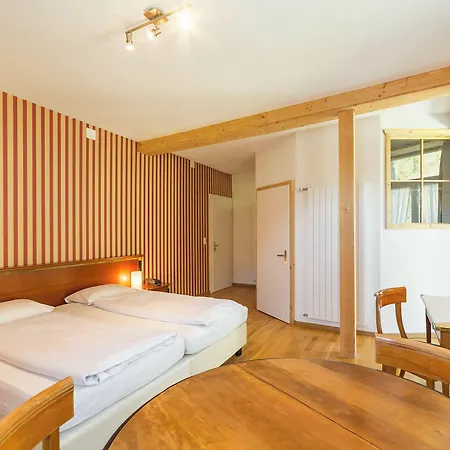 Hotel Carlton-europe Vintage Adults