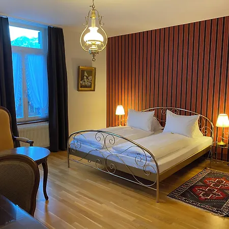 Hotel Carlton-europe Vintage Adults
