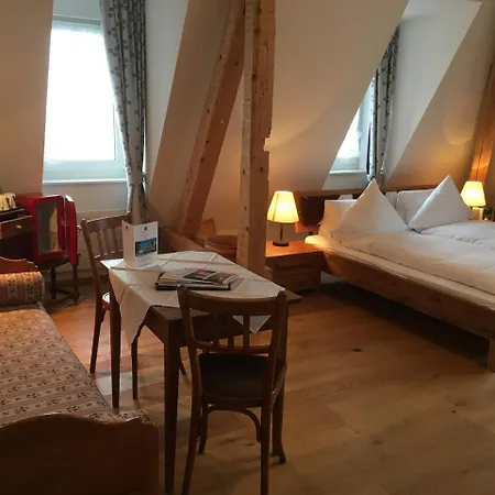 Carlton-europe Vintage Adults Hotel