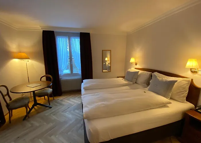 Carlton-europe Vintage Adults Hotel