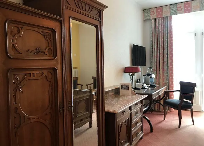 Carlton-europe Vintage Adults